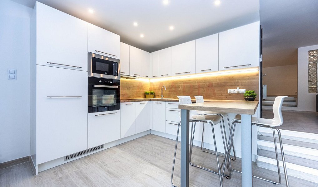 Prodej bytu 1+kk 80 m², Praha – náhled fotky 8