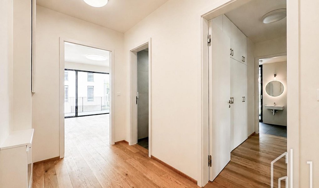 Pronájem bytu 3+kk 86 m², Praha – náhled fotky 4