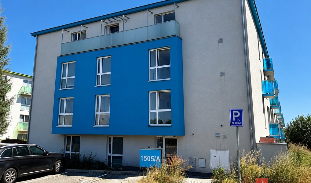 Pronájem bytu 2+kk 67 m², Jesenice – fotka 1 z 11