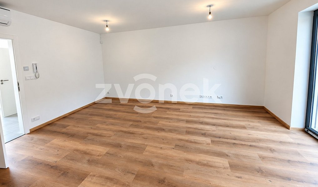 Pronájem domu 95 m² s pozemkem 147 m², Zlín – náhled fotky 2