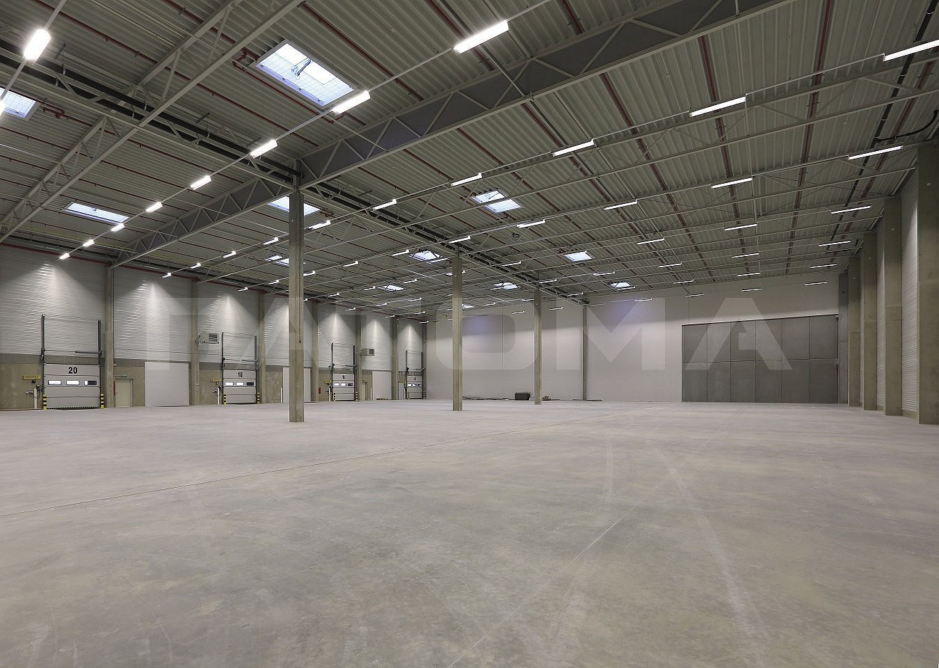 Pronájem skladovacích prostor 855 m² – fotografie 2