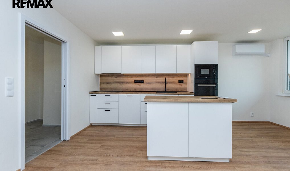 Prodej bytu 3+kk 70 m², Praha – náhled fotky 2