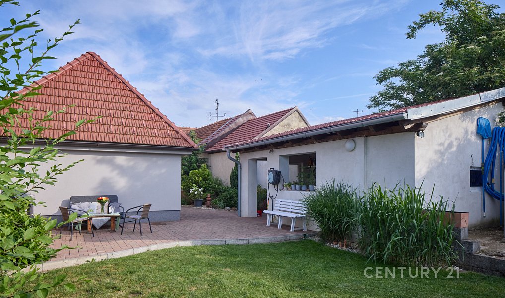 Prodej domu 260 m² s pozemkem 457 m², Ladná – náhled fotky 40