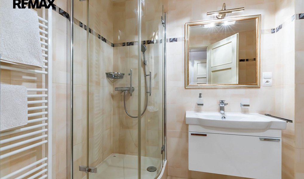 Prodej domu 306 m² s pozemkem 418 m², Praha – náhled fotky 14
