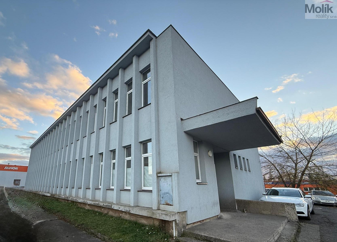 Pronájem kanceláře 154 m²