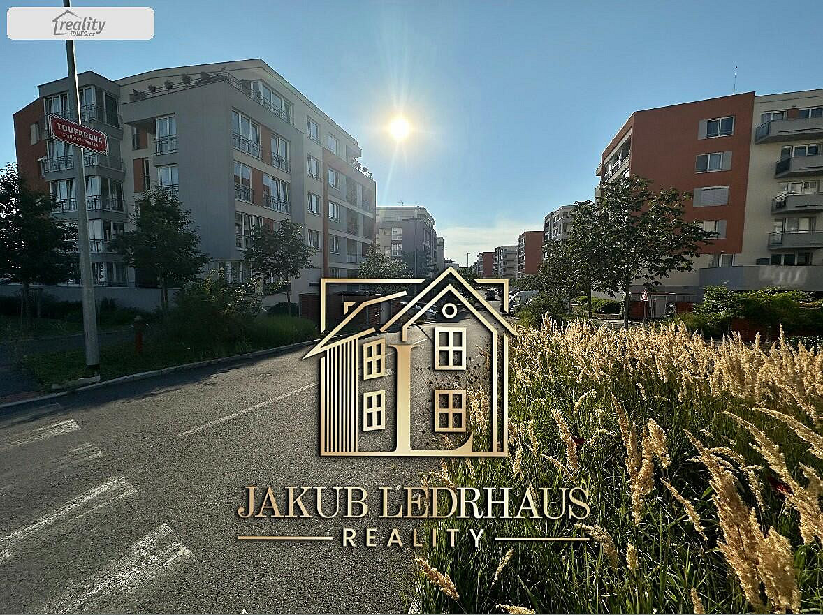 Pronájem bytu 1+kk 33 m² – pohled 2