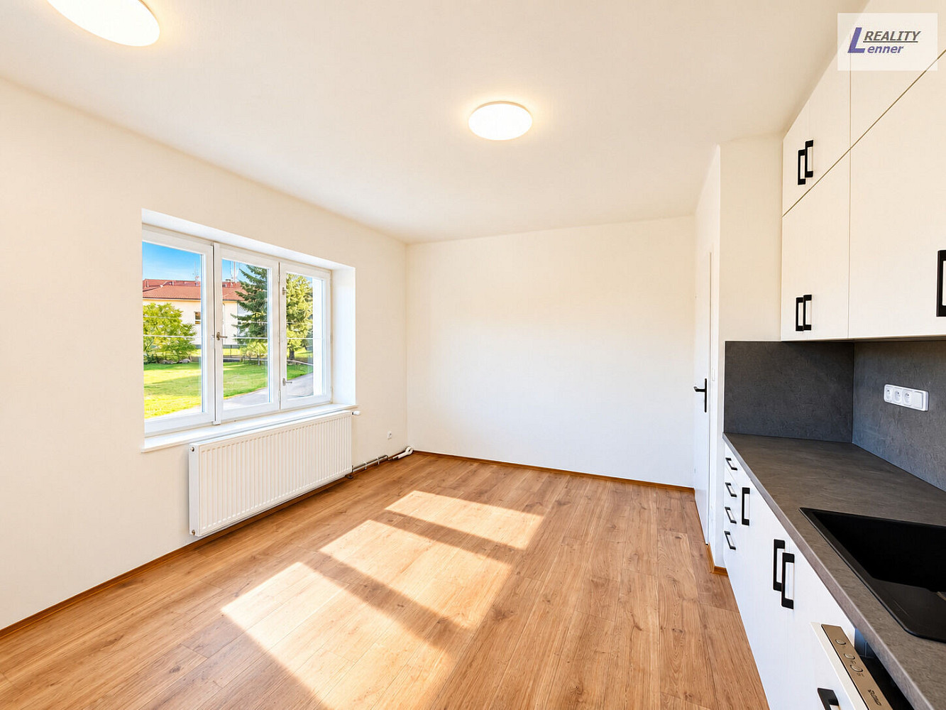 Prodej komerčního objektu (jiného typu) 218 m² – fotografie 4