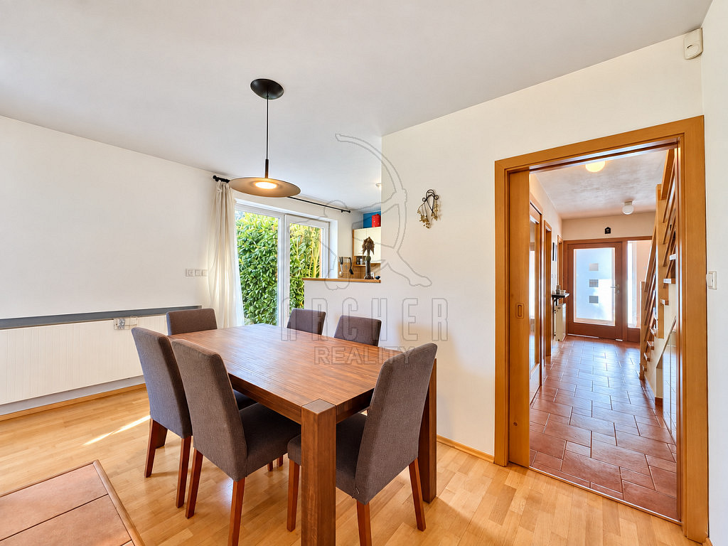 Prodej domu 171 m² s pozemkem 786 m² – fotografie 2
