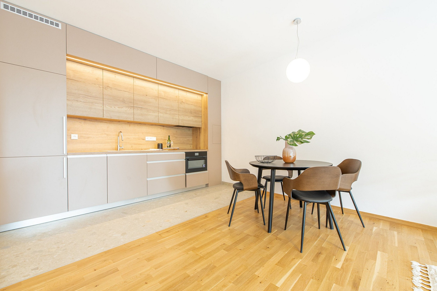Prodej bytu 2+kk 57 m² – pohled 6