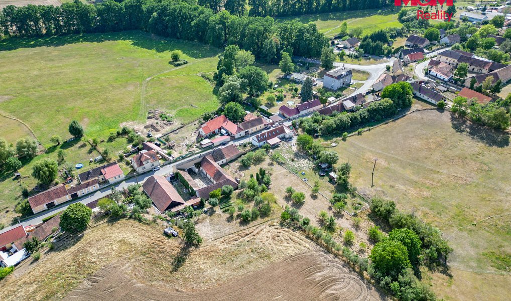 Prodej domu 173 m² s pozemkem 3 676 m², Štěkeň – náhled fotky 3