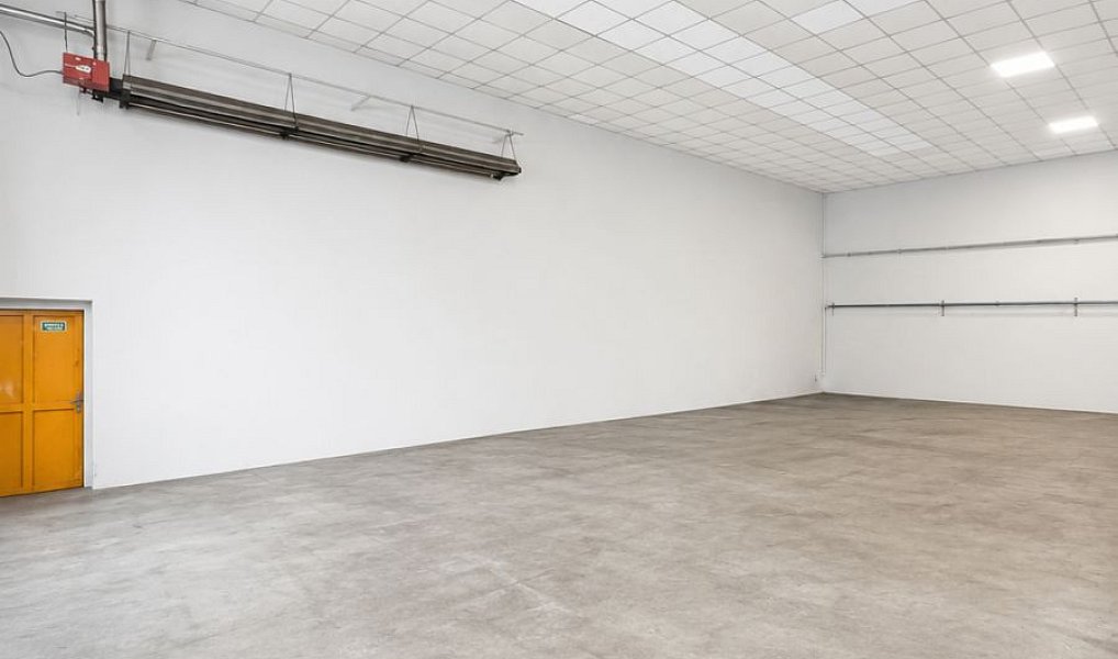 Pronájem skladovacích prostor 140 m², Kladno – náhled fotky 2