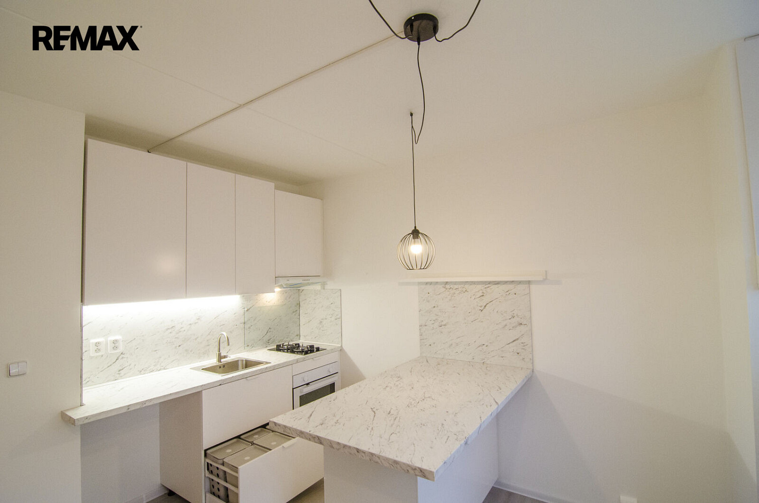 Pronájem bytu 1+1 36 m² – fotografie 3