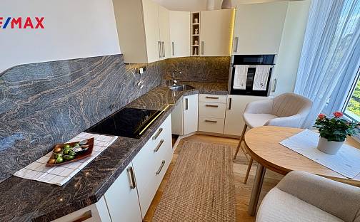 Prodej bytu 3+1 73 m², Osvobození, Pelhřimov