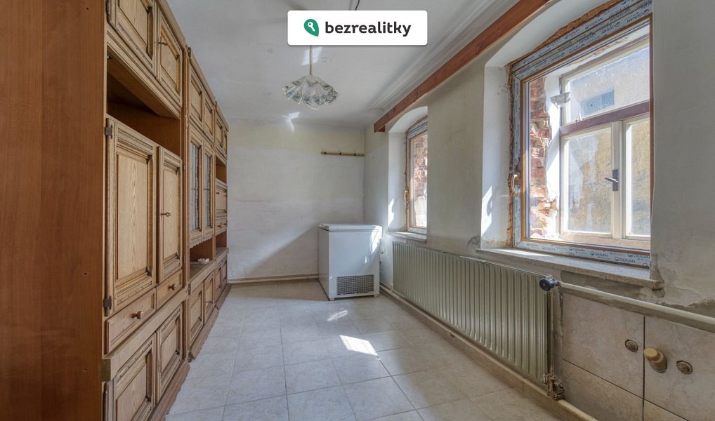 Prodej domu 208 m² s pozemkem 2 330 m², Lesná – náhled fotky 9