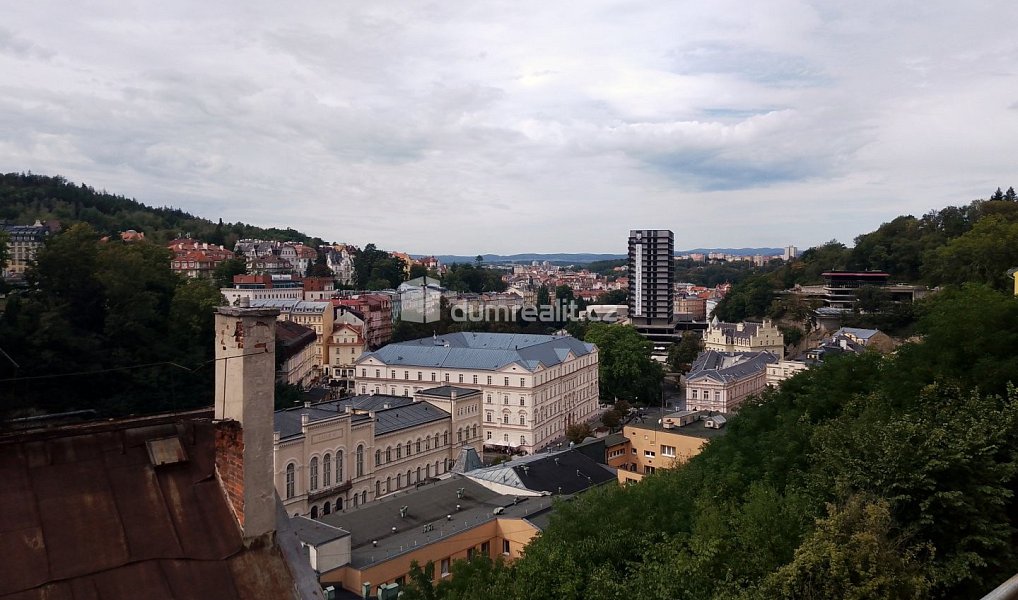 Pronájem bytu 1+kk 20 m², Karlovy Vary – náhled fotky 2