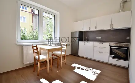 Pronájem bytu 2+kk 34 m², Vnější, Praha 4 - Michle
