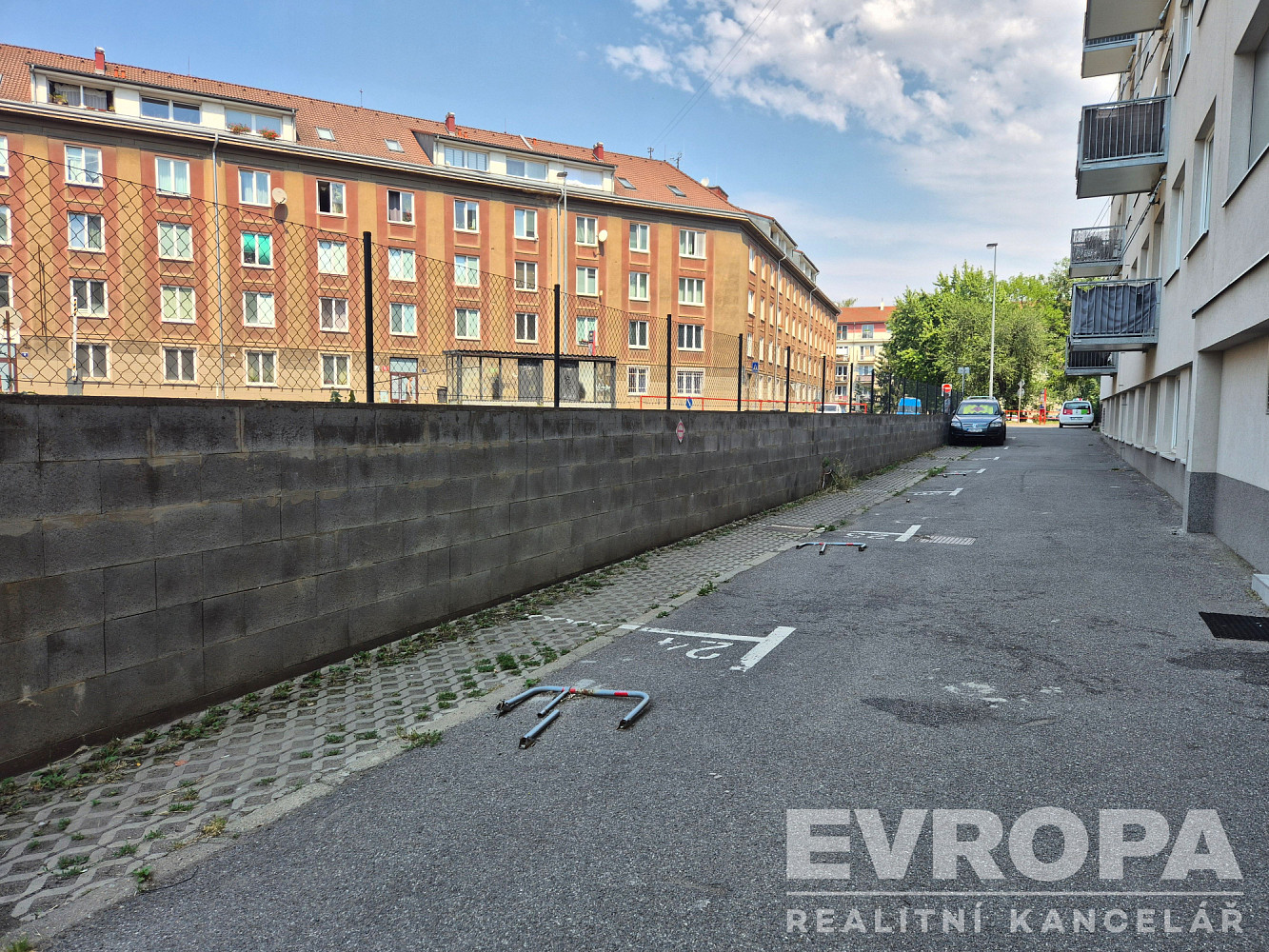 Pronájem venkovních vyhrazených parkovacích stání praha 10, strašnice