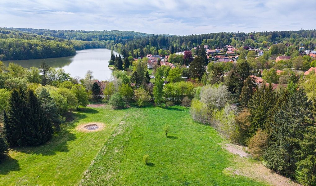 Prodej stavebního pozemku 2 549 m², Jevany – náhled fotky 5