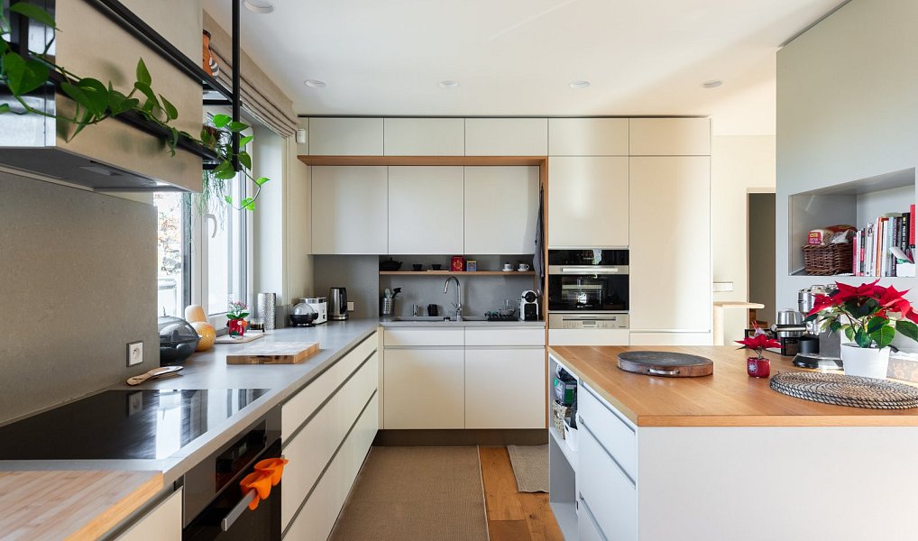 Prodej domu 336 m² s pozemkem 1 240 m², Líšnice – náhled fotky 7