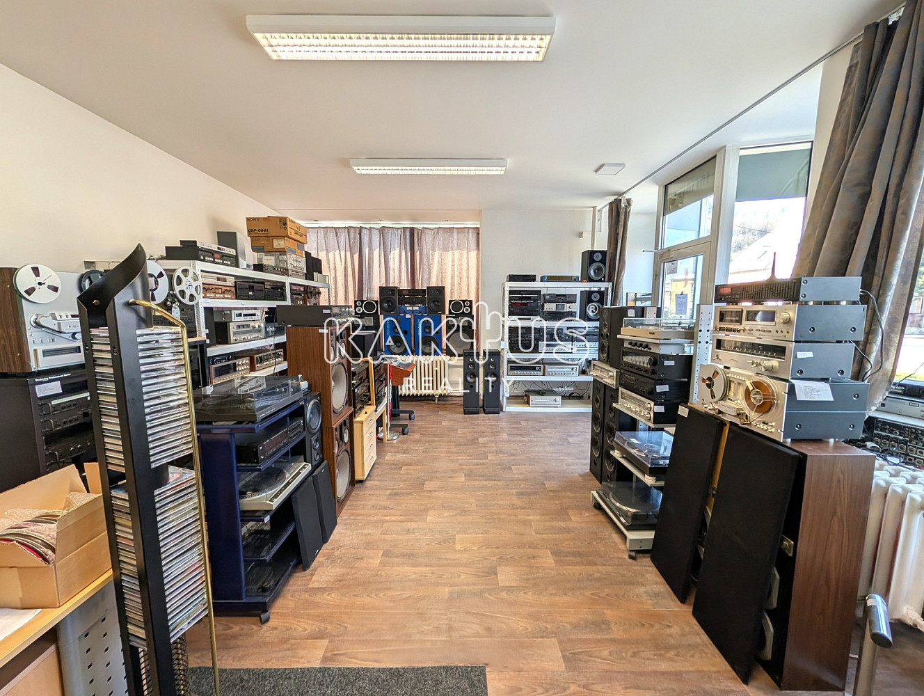 Pronájem obchodních prostor 53 m² — photo 4