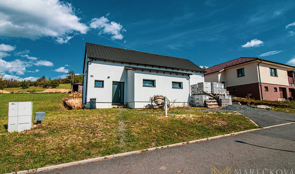 Prodej domu 178 m² s pozemkem 808 m², Brnířov – náhled fotky 22