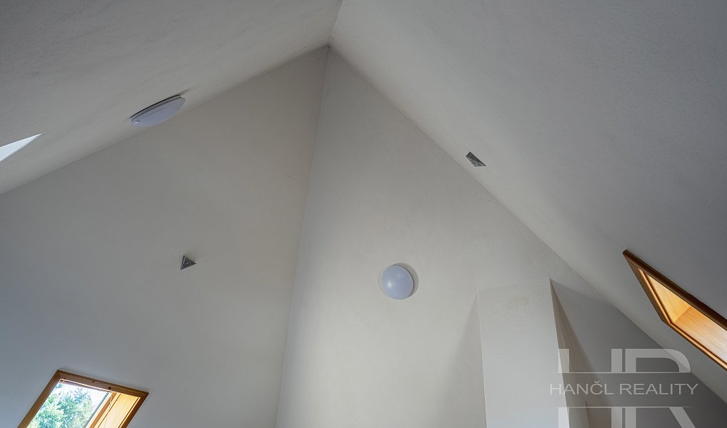 Prodej domu 202 m² s pozemkem 2 142 m², Šternberk – náhled fotky 16