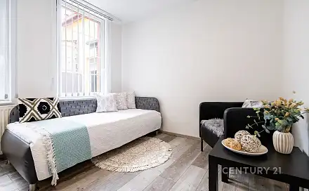 Pronájem bytu 1+kk 25 m², Budínova, Praha 8 - Libeň