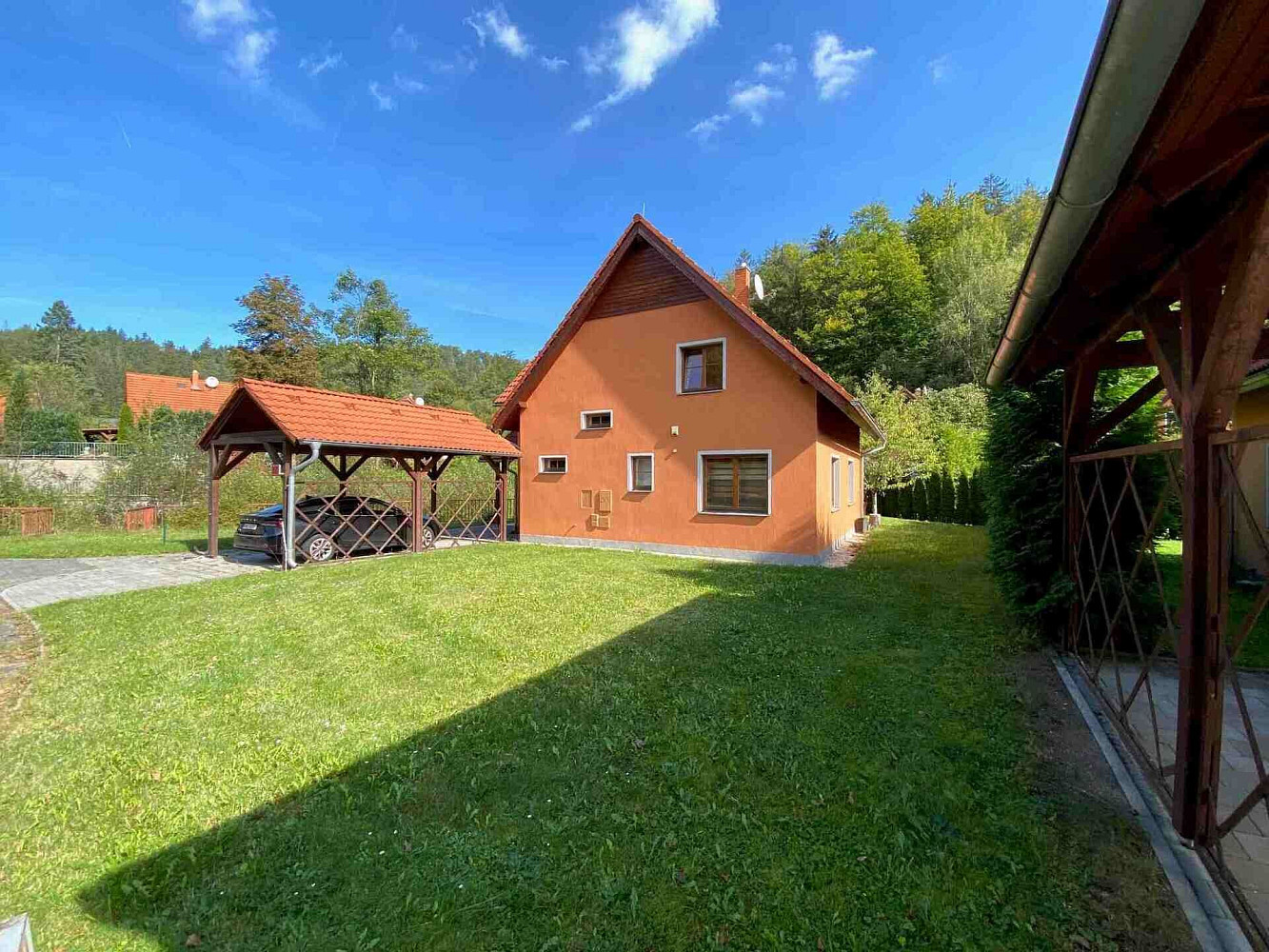 Prodej domu 140 m² s pozemkem 528 m² – fotografie 2