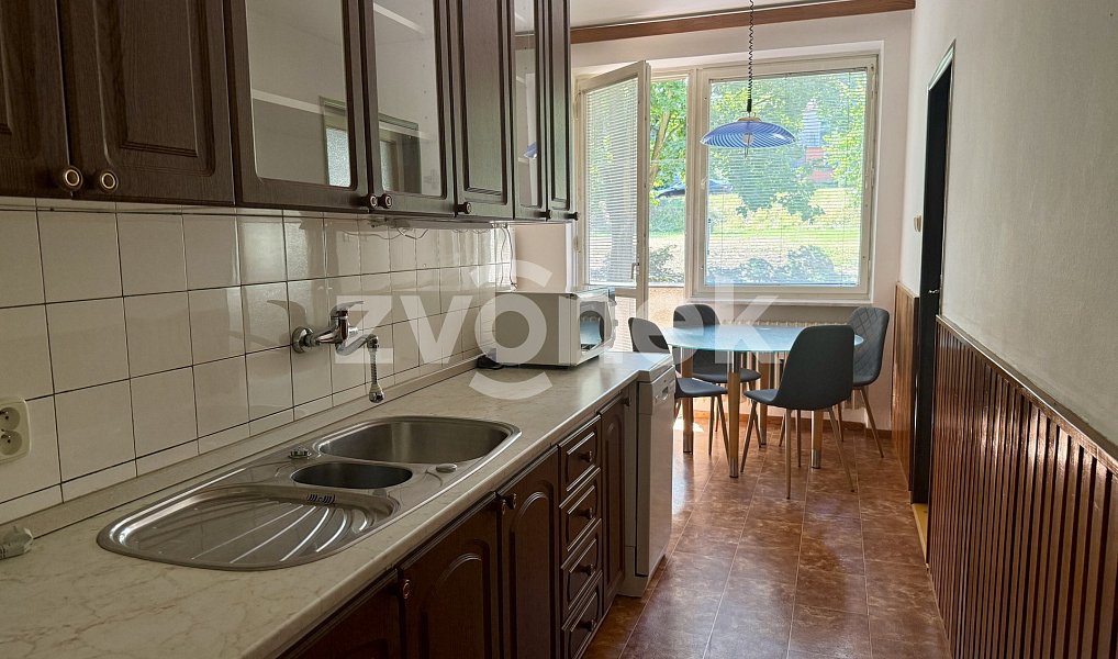 Pronájem bytu 3+1 90 m², Zlín – náhled fotky 7