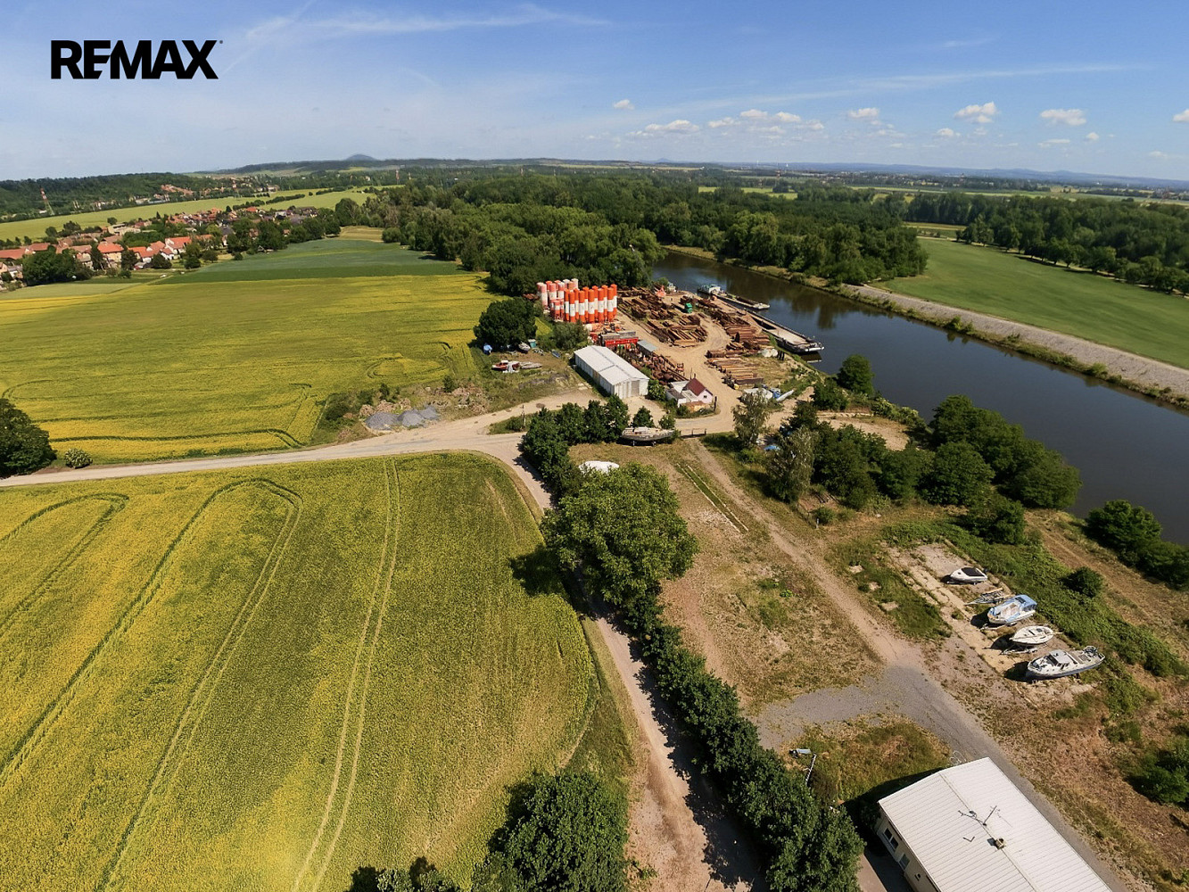 Pronájem obchodních prostor 330 m² – fotografie 2