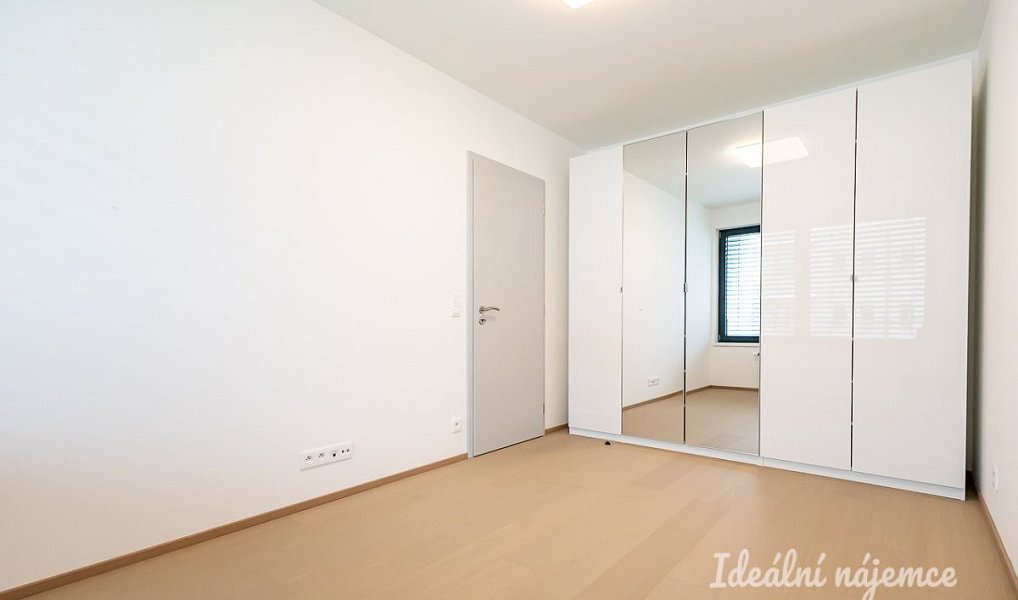 Pronájem bytu 2+kk 52 m², Praha – náhled fotky 9
