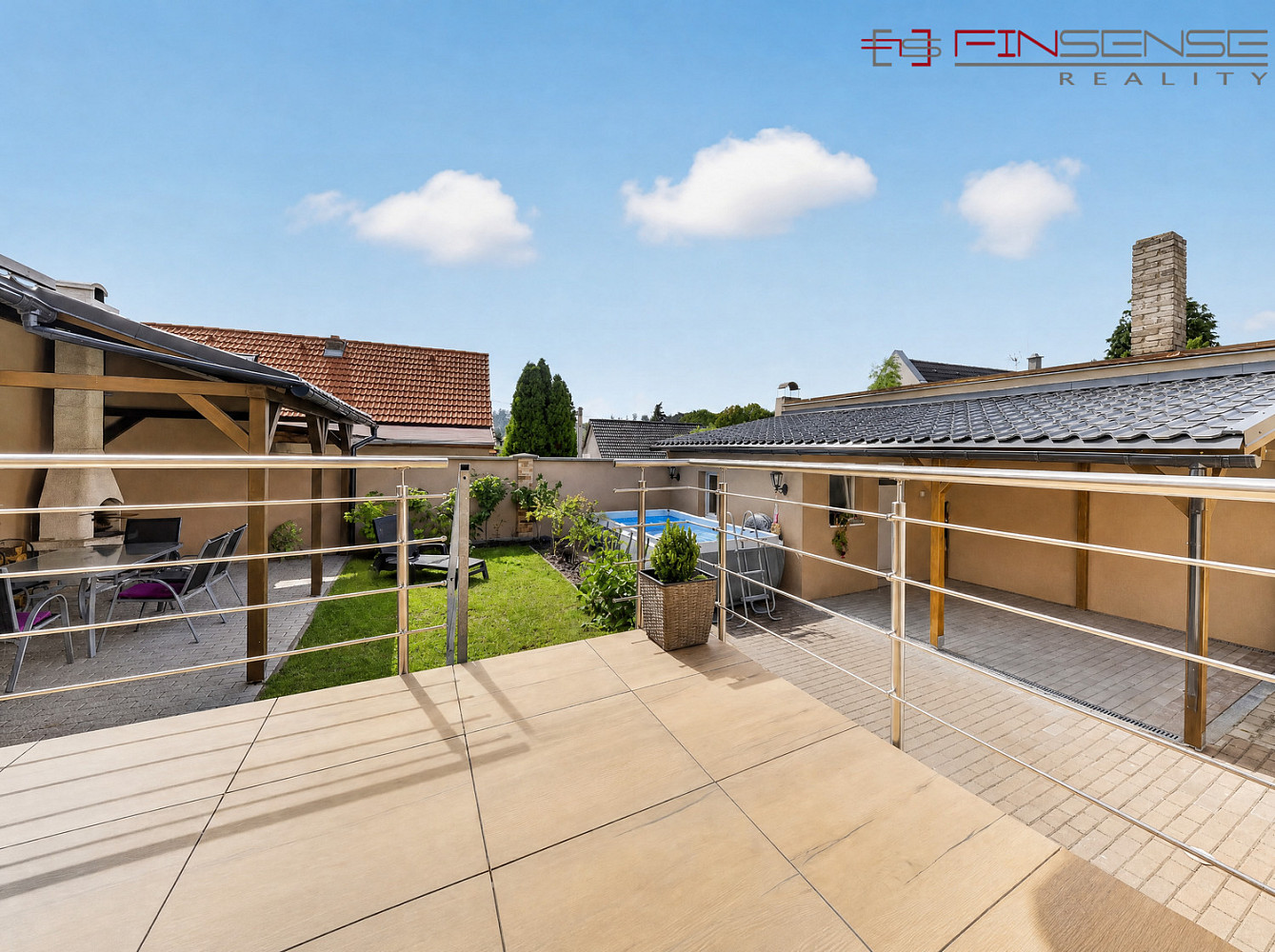 Prodej domu 150 m² s pozemkem 277 m² – fotografie 2