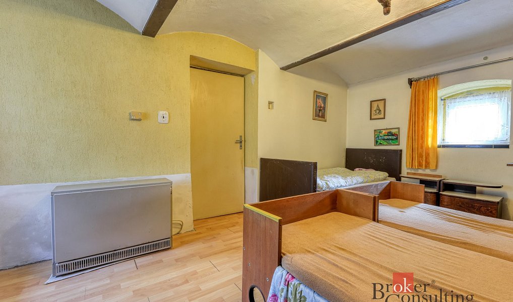 Prodej domu 188 m² s pozemkem 2 122 m², Neurazy – náhled fotky 9