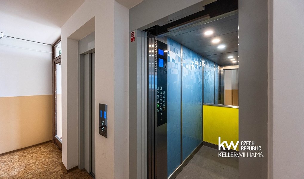 Pronájem bytu 1+kk 42 m², Praha – náhled fotky 15