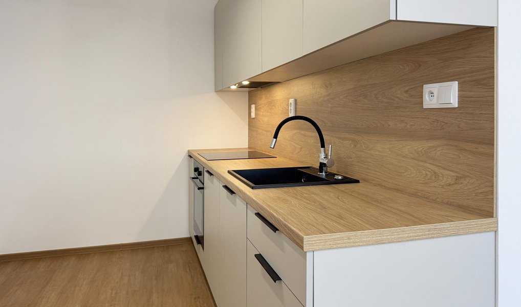 Pronájem bytu 1+kk 36 m², Kladno – náhled fotky 11