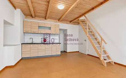 Pronájem bytu 1+kk 50 m², nám. Míru, Jindřichův Hradec - Jindřichův Hradec I