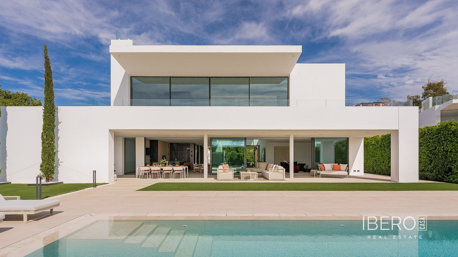 Prodej domu 912 m² s pozemkem 1 600 m²