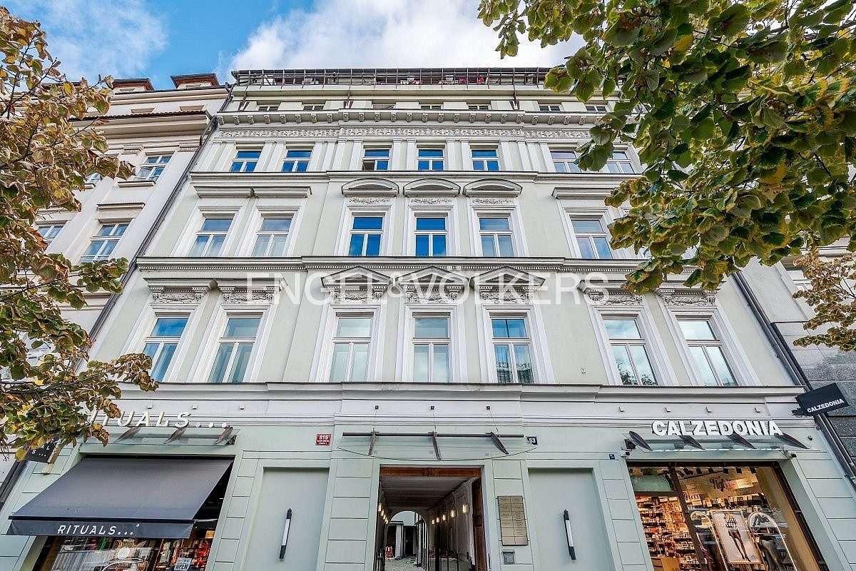 Pronájem kanceláře 156 m²