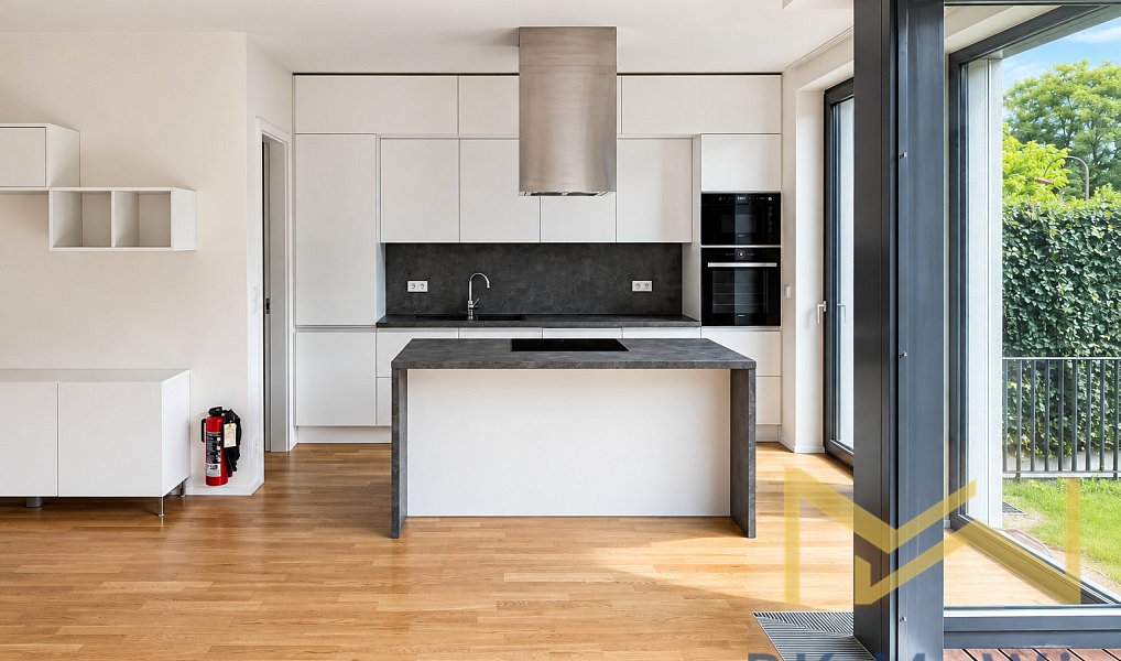 Pronájem domu 210 m² s pozemkem 207 m², Praha – náhled fotky 4