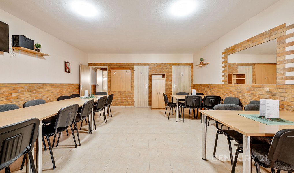 Prodej ubytovacího objektu 1 320 m², Jistebnice – náhled fotky 38