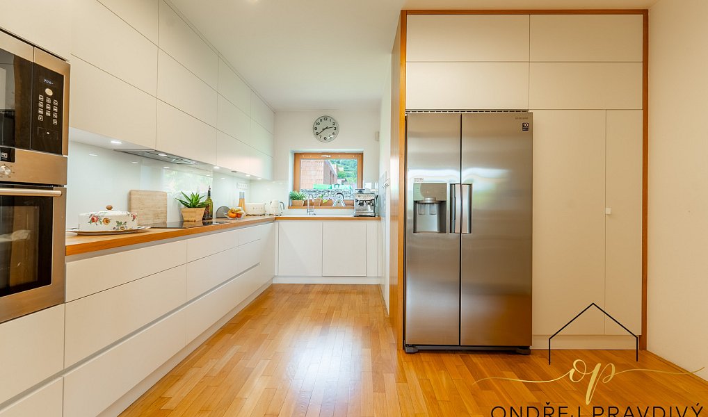 Prodej domu 237 m² s pozemkem 1 360 m², Liteň – náhled fotky 14