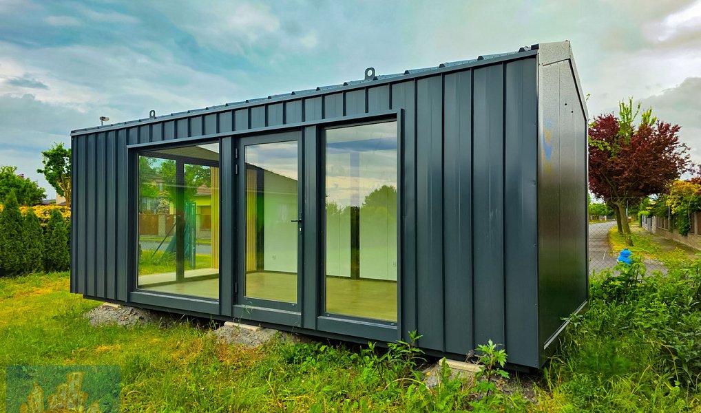Modulový prefabrikovaný zateplený domek se sedlovou střechou a terasou, Zbuzany – náhled fotky 4