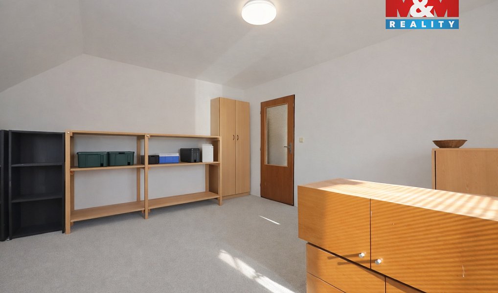 Prodej domu 250 m² s pozemkem 978 m², Stáj – náhled fotky 20