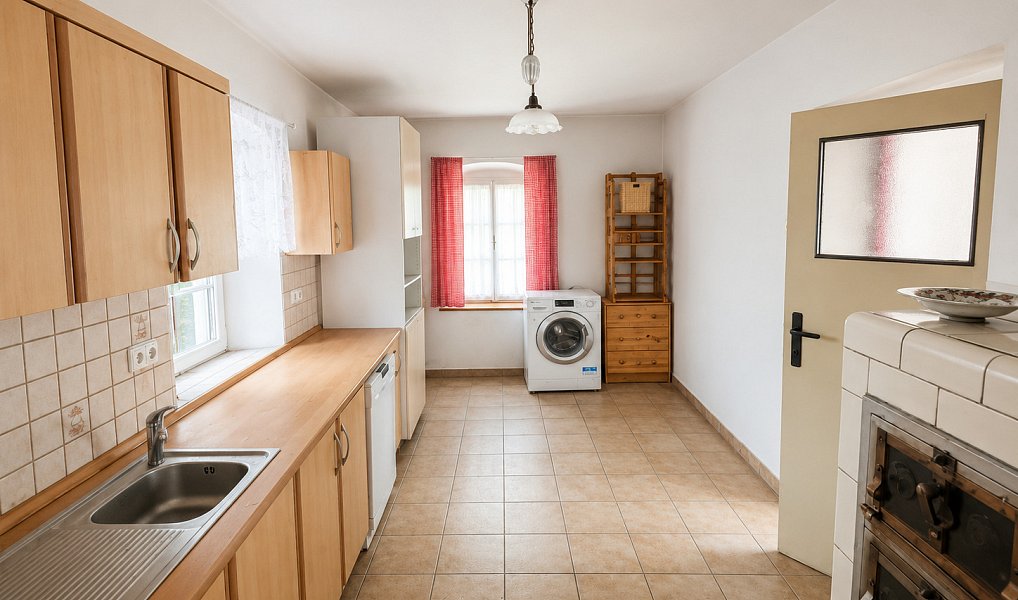 Prodej domu 200 m² s pozemkem 358 m², Velhartice – náhled fotky 3
