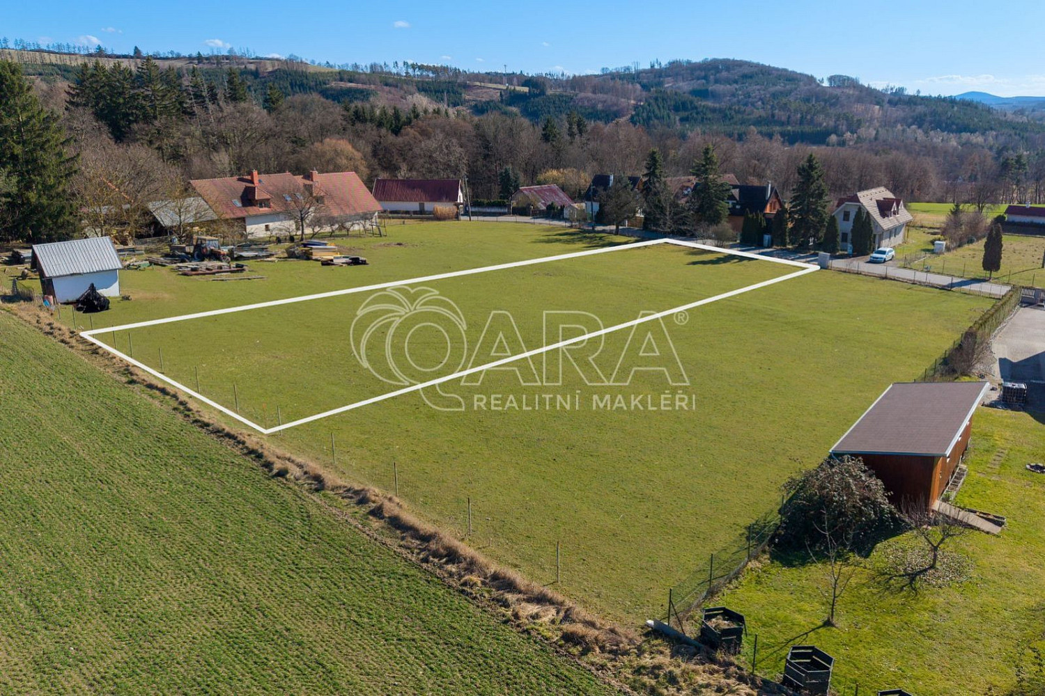 Prodej stavebního pozemku 1 486 m²