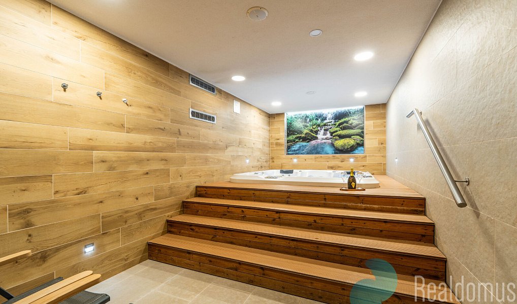 Prodej ubytovacího objektu 953 m², Sepekov – náhled fotky 3