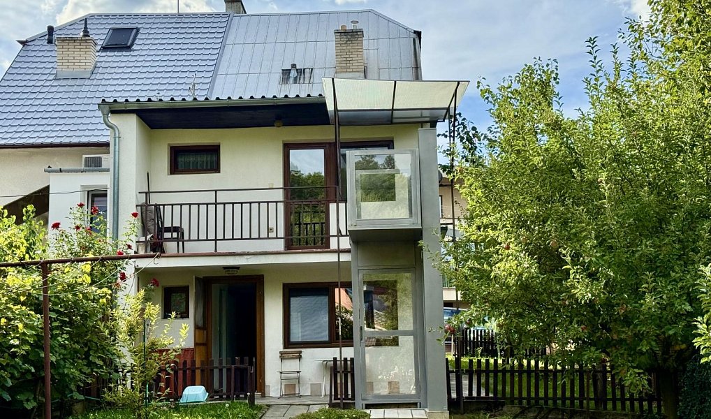 Prodej domu 195 m² s pozemkem 518 m², Zlín – náhled fotky 2