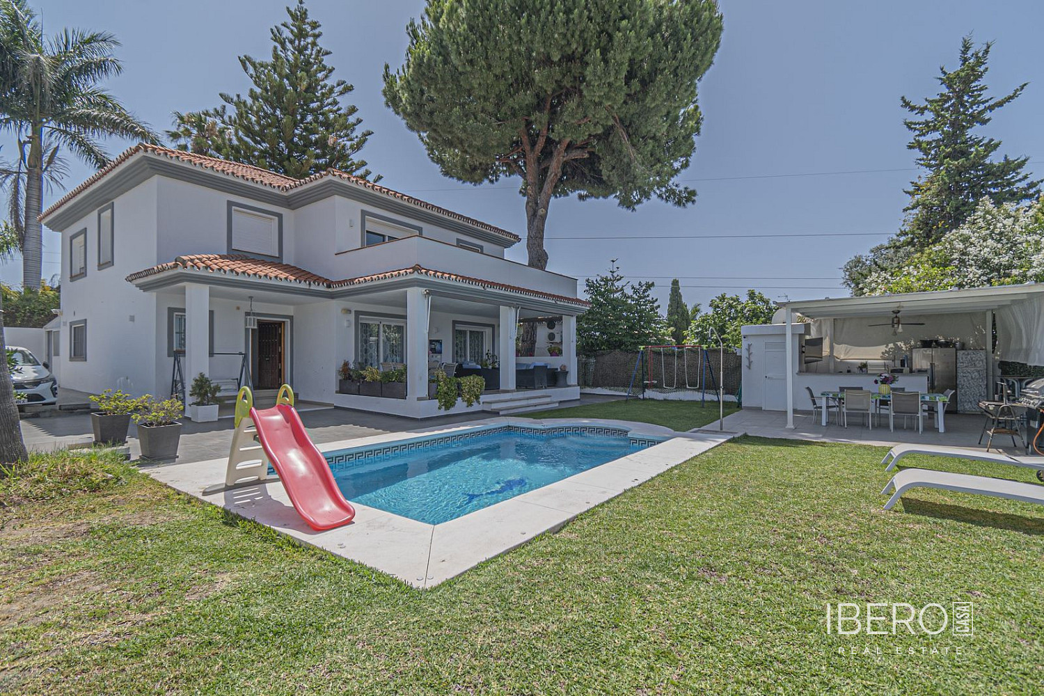 Prodej domu 275 m² s pozemkem 650 m² — photo 2