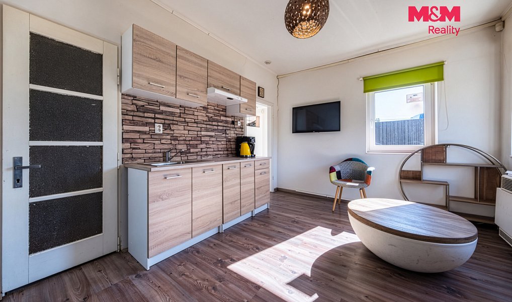 Prodej obchodních prostor 600 m², Nová Ves – náhled fotky 2