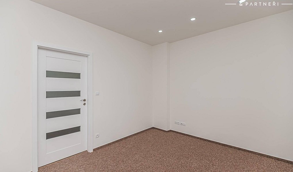 Pronájem bytu 2+kk 46 m², Hradec Králové – náhled fotky 13